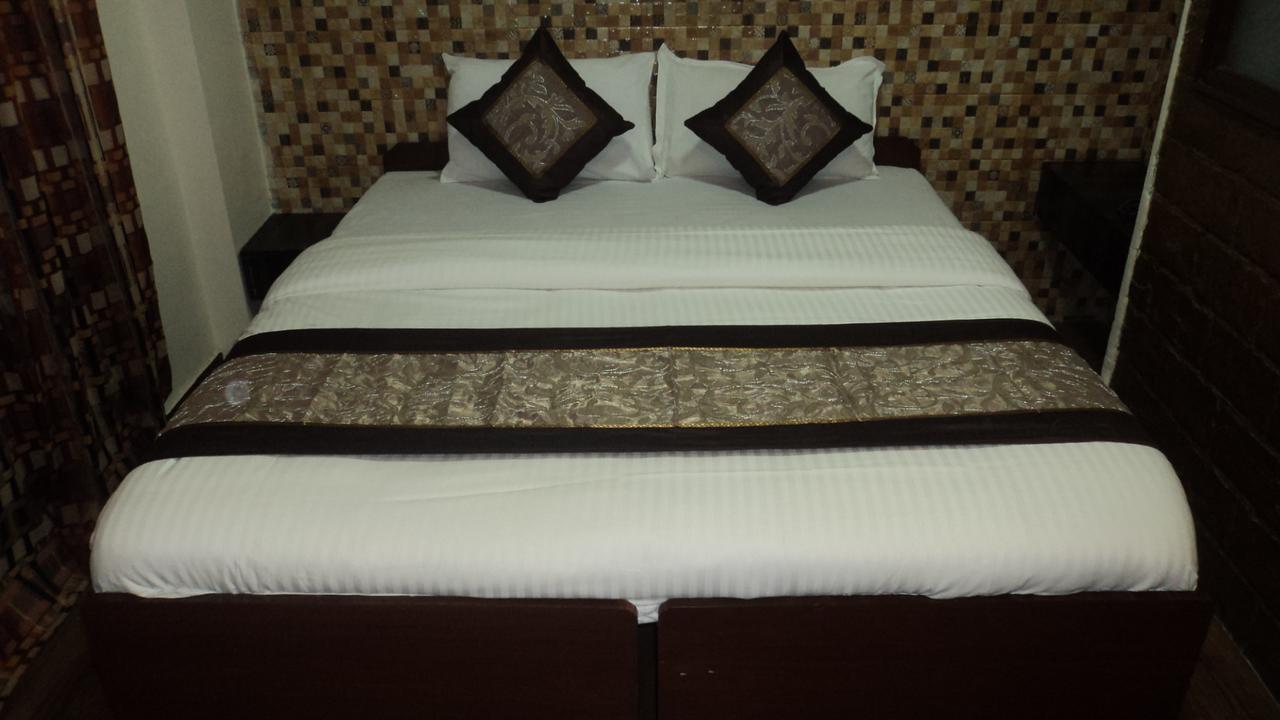 Benazeer Hotel - Mumbai — Photos 1
